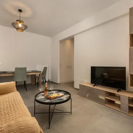 Evi'S Comfy House Apartment Kontokali Exterior photo